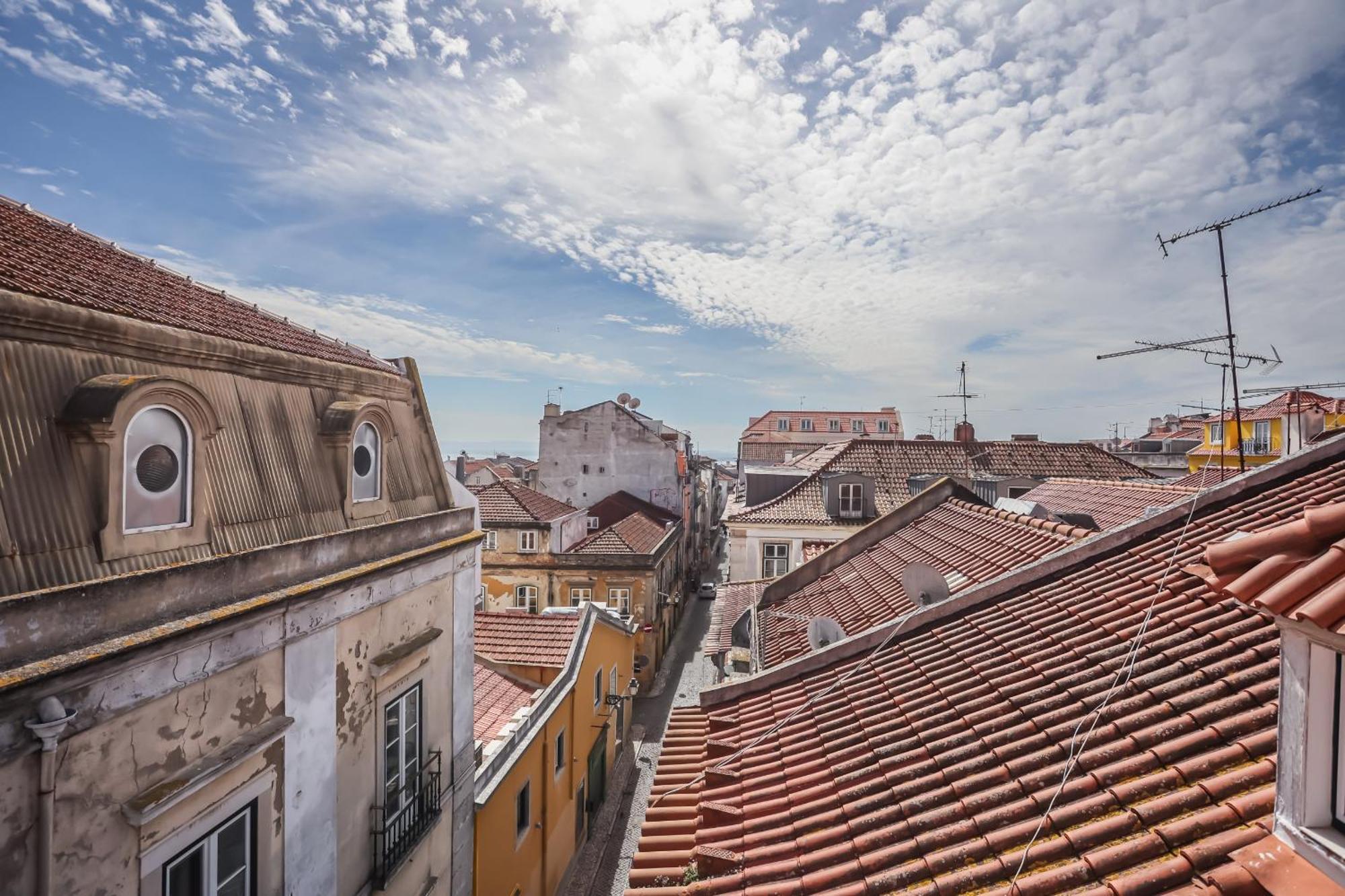 Cozy 3 Bedroom Apt In Lively Bairro Alto Лісабон Екстер'єр фото